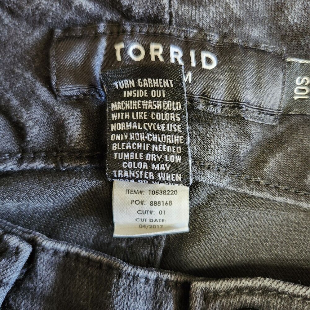 Torrid Black Skinny Jeans 10S High Rise 3 Button Fly Stretch Denim Plus Short - Picture 10 of 10